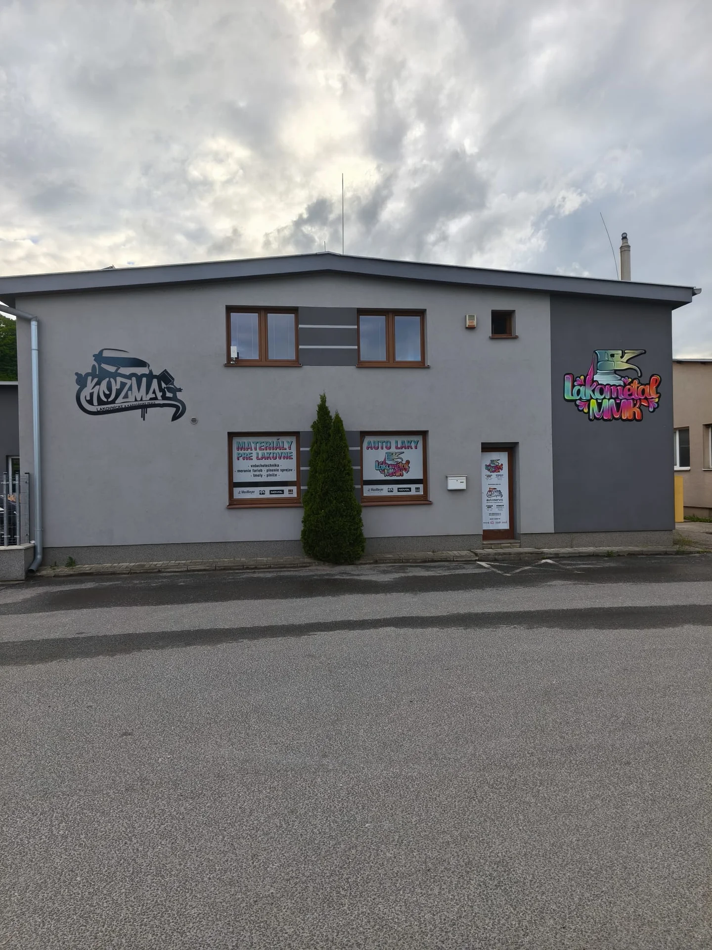 Predajňa Lakometal